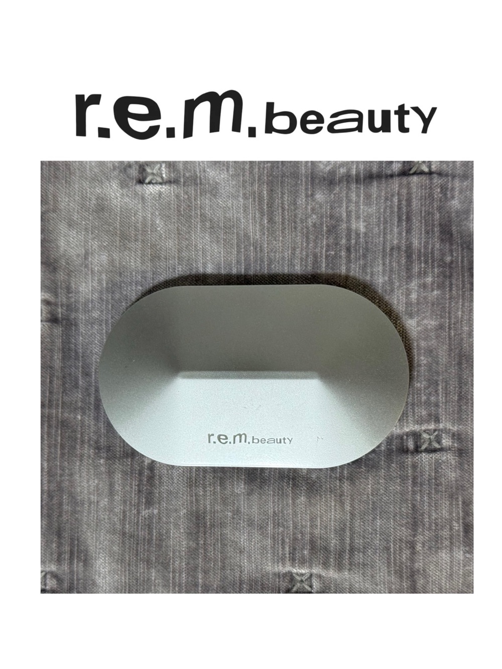 R.E.M. Beauty Babydoll Eyeshadow Palette - Picture 2 of 3